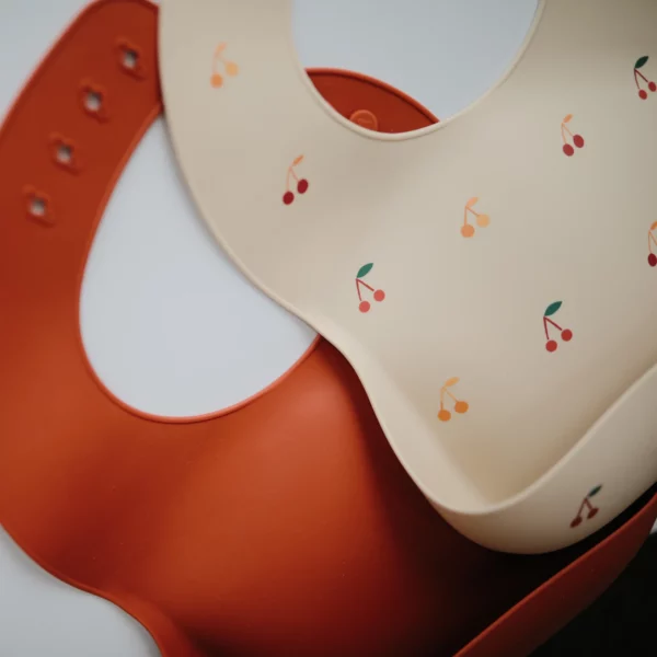 Bavoir silicone cerises – Image 2