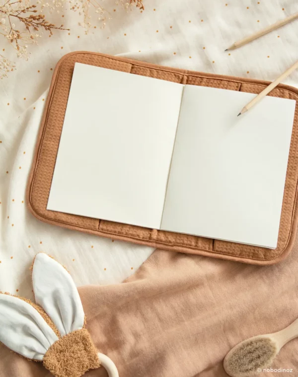 Housse carnet de sante - Poema caramel – Image 3