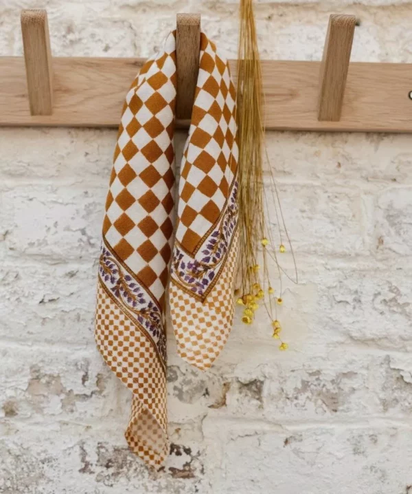Petit foulard damier caramel