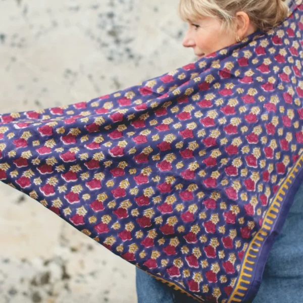 Grand foulard soie Latika Poppy Nuit – Image 2