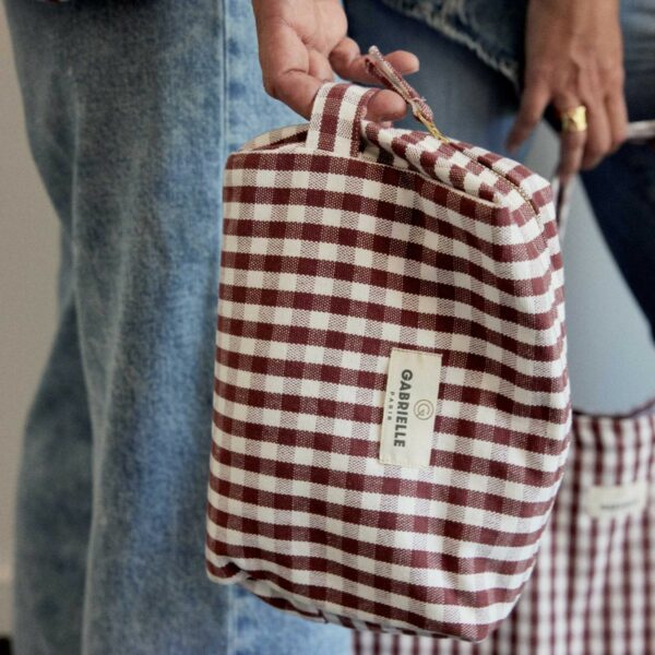 Trousse de toilette en coton vichy bordeau – Image 3