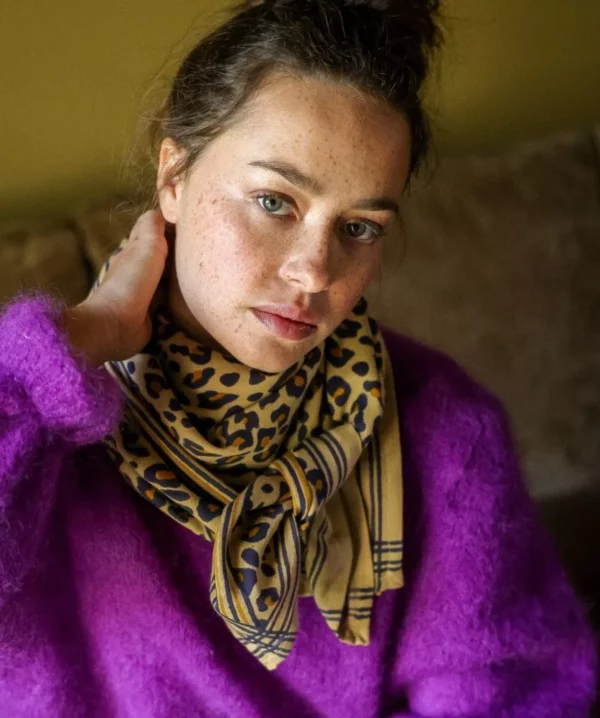 Grand foulard Léopard Beige – Image 2