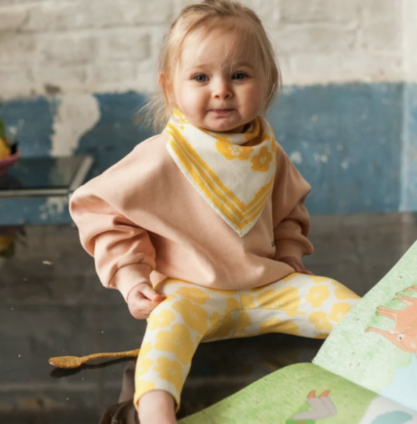 Petit foulard manika - flora bold jaune citron – Image 3