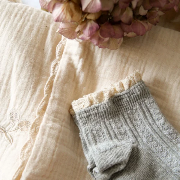 Socquette femme macramé grise
