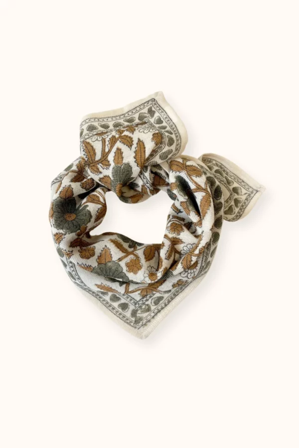 Petit foulard Asha laine - coeur macadamia