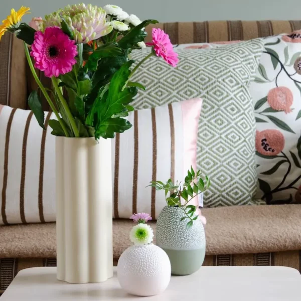Vase beige fleur