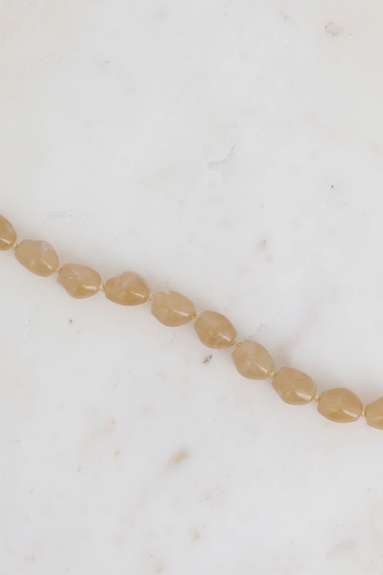 Bracelet en résine sixtine sur cordon beige – Image 2