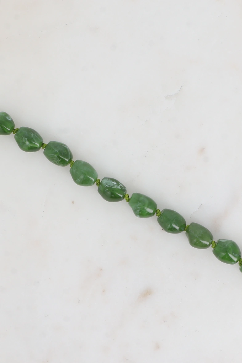 Bracelet en résine sixtine sur cordon vert – Image 2