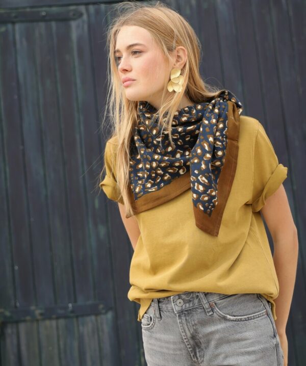 Grand foulard - Léopard Navy – Image 2