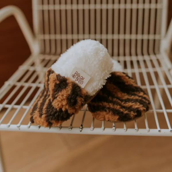Chaussons velours tigre – Image 2
