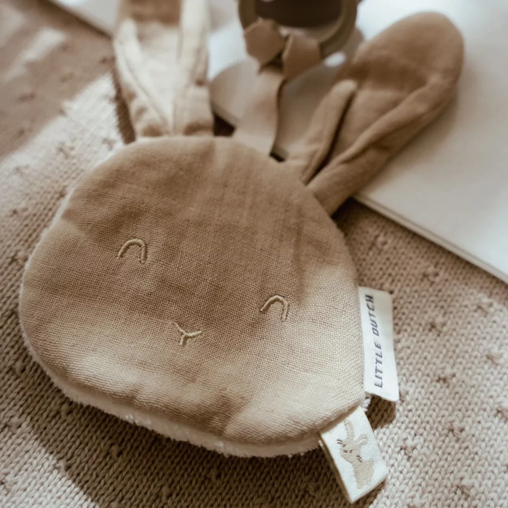 0031739_speendoekje-beige-newborn-naturals-baby-bunny