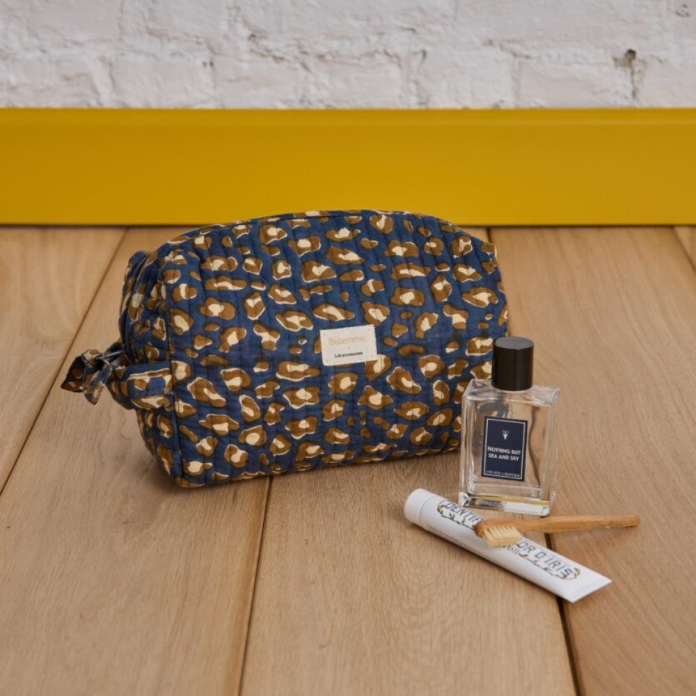 Trousse-toilette-grand-format-Leopard-Navy-2-836x1000