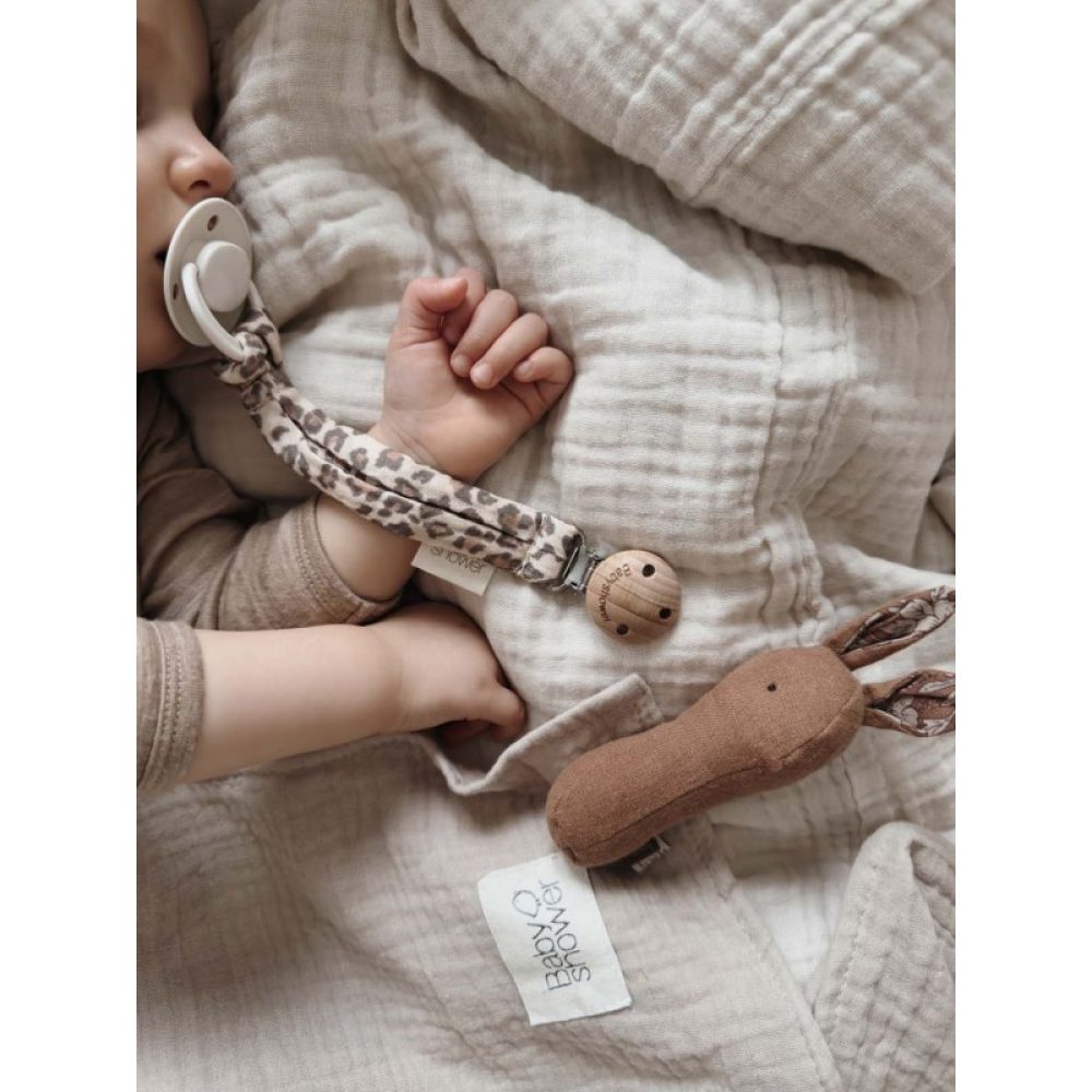 attache-tetine-wood-wild-print (2)