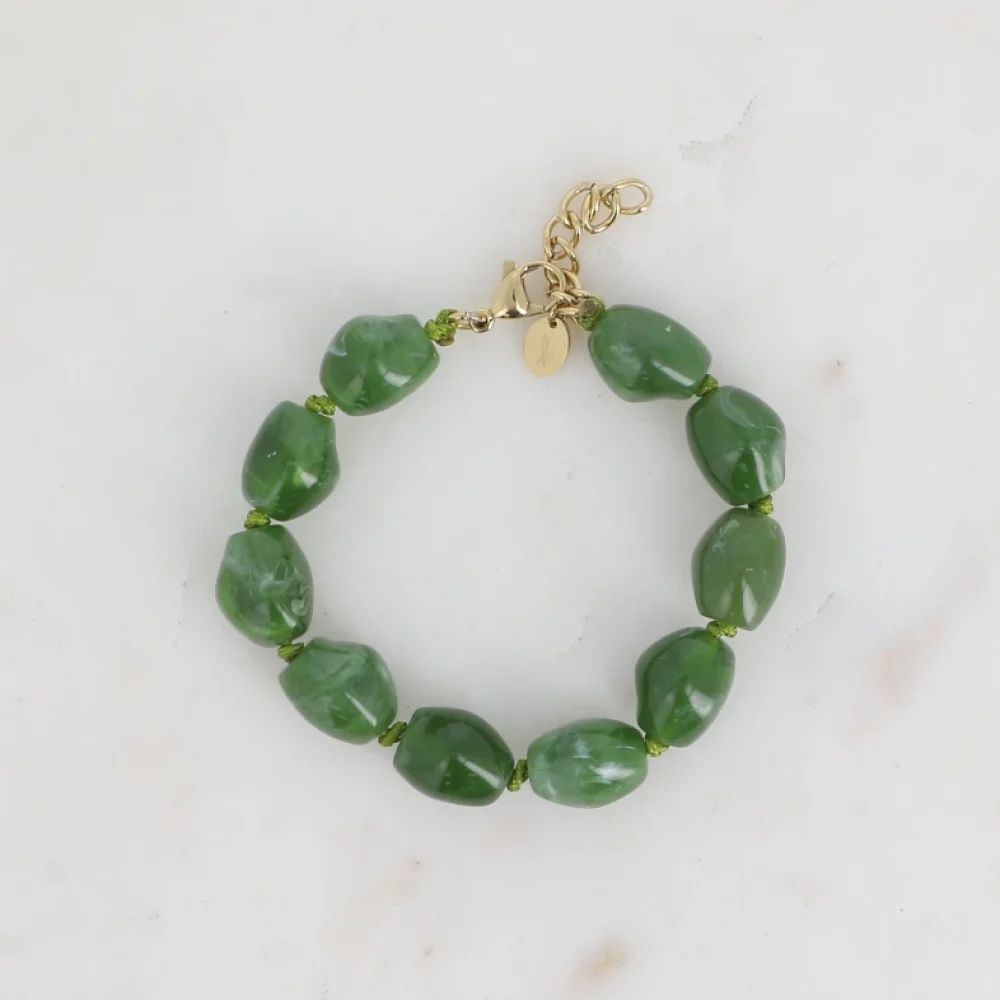 bracelet-sur-cordon-sixtine-grosses-perles-en-resine-coloree_vert_66f0bb52aec46