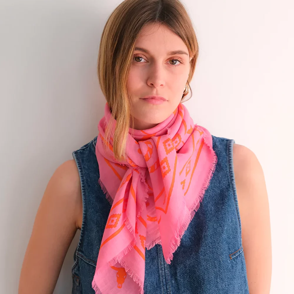 carre-coton-rodeo-motel-rose-4