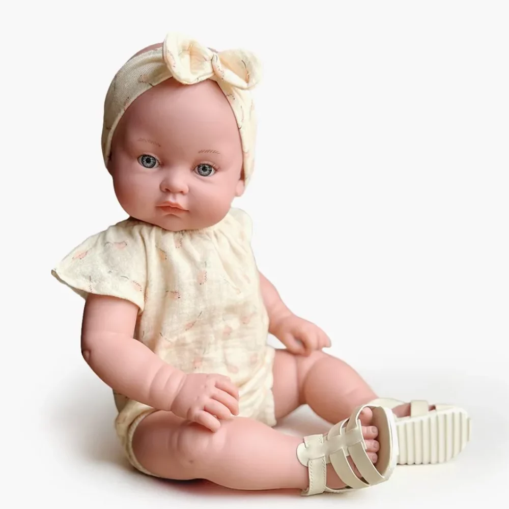 dressing-poupee-made-in-france-bambinis-yaelle-en-barboteuse-sacha-avec-headband-en-gaze-de-coton-helene