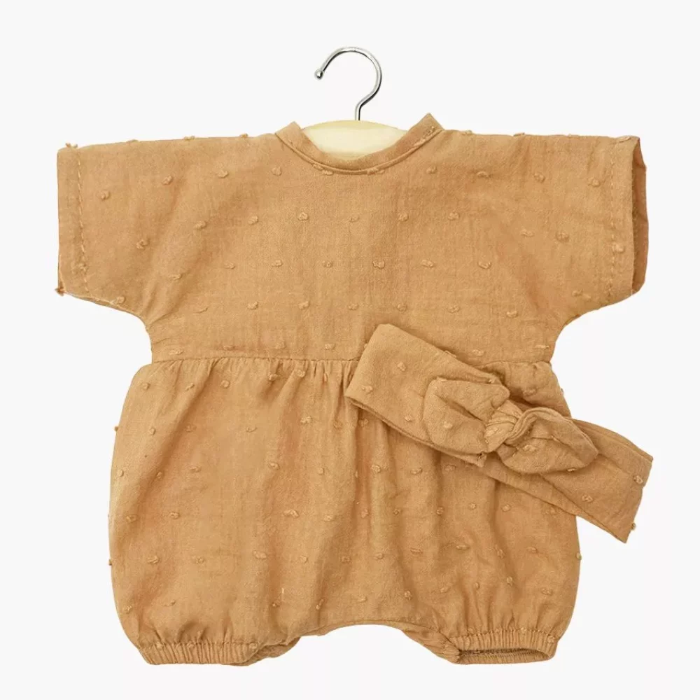 dressing-poupee-made-in-france-minikane-cuties-barboteuse-noa-et-son-headband-en-plumetis-cassonade
