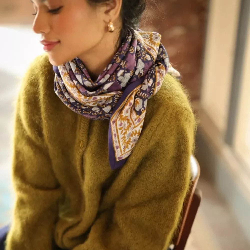 foulard-grand-format-ellis-cassis-836x1000