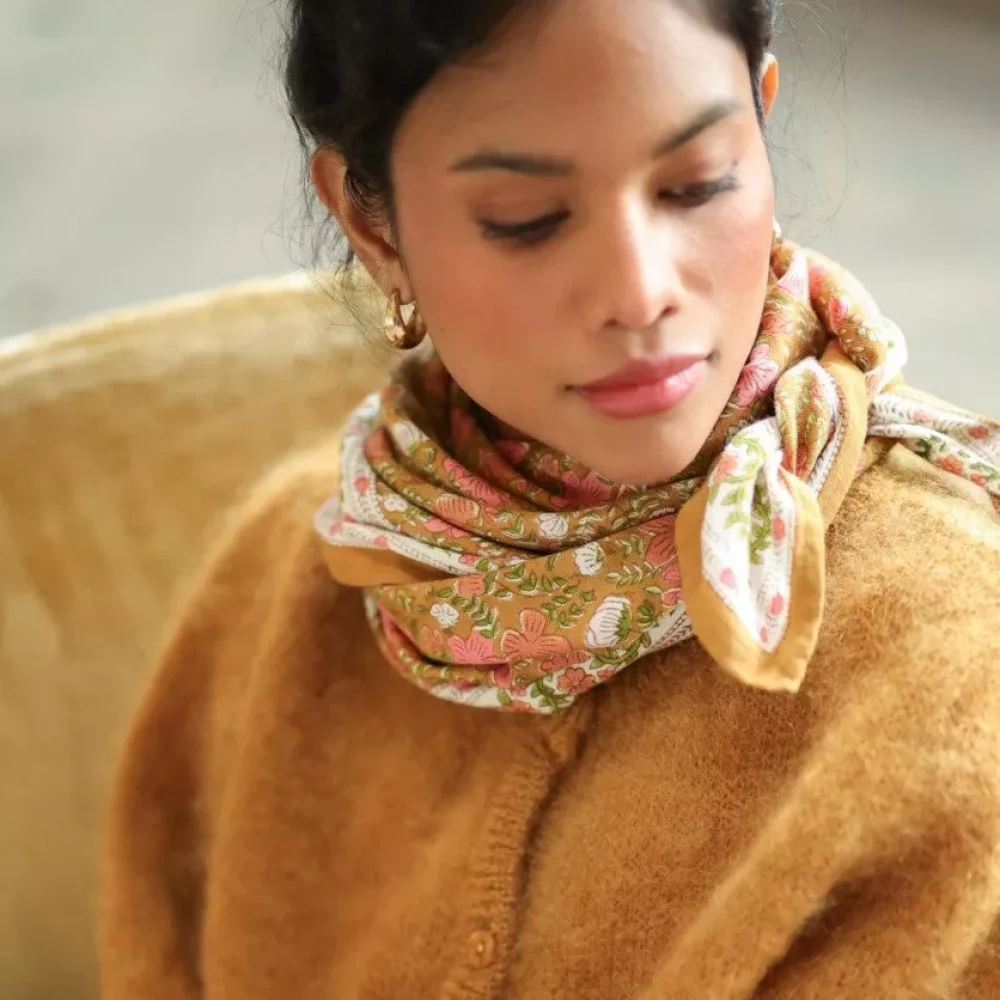 foulard-grand-format-ellis-goyave-12-836x1000
