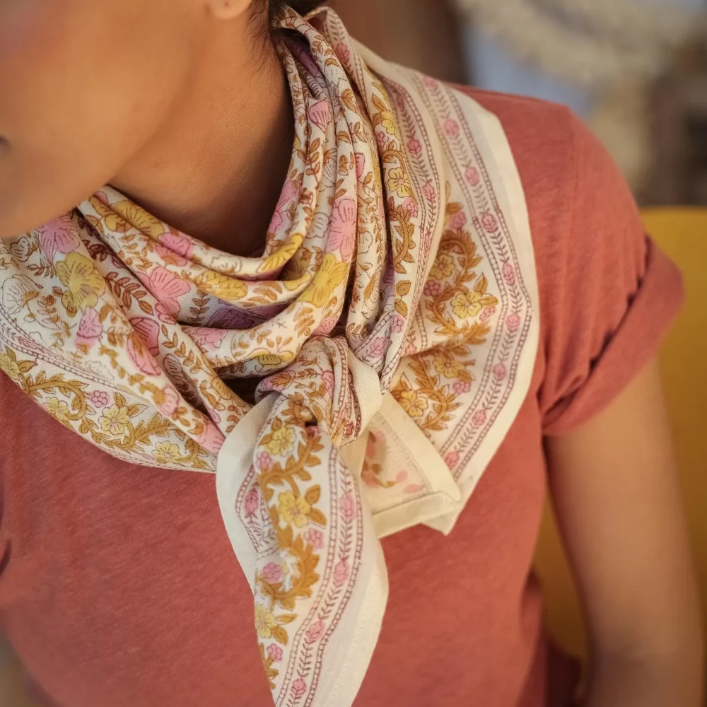 foulard-grand-format-ellis-mimosa
