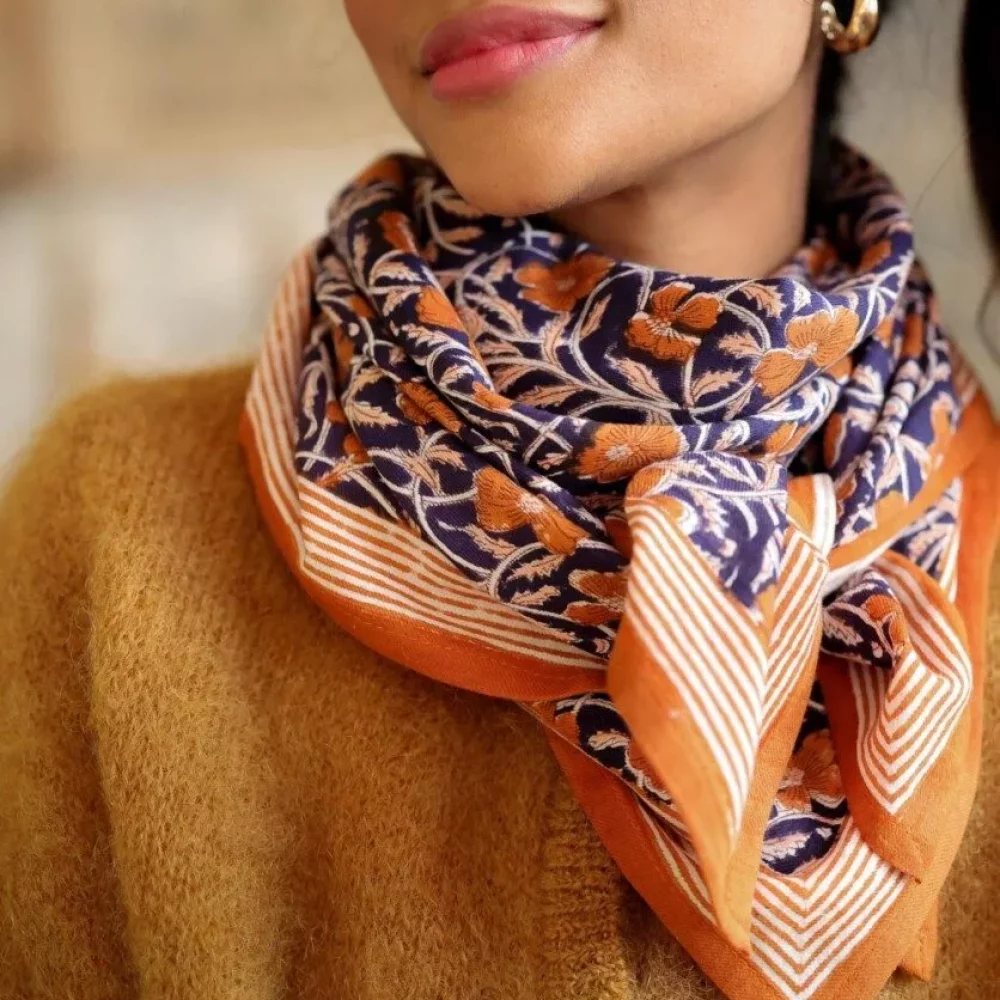 foulard-grand-format-pia-navy-10-836x1000