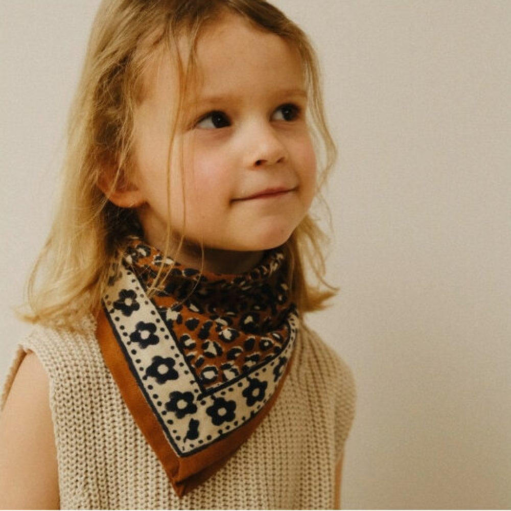 foulard-latika-coeur-reglisse-apaches-collections (2)