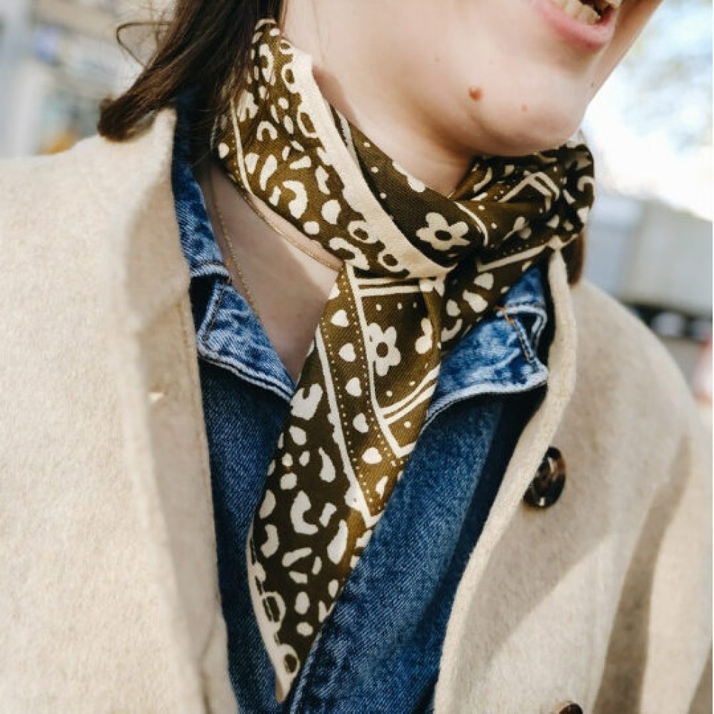 foulard-mon-petit-indispensable-flower-green-love-explorers (1)
