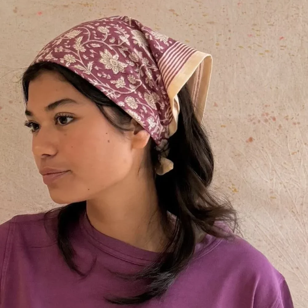 foulard-petit-format-anjali-bougainvillier-3-836x1000