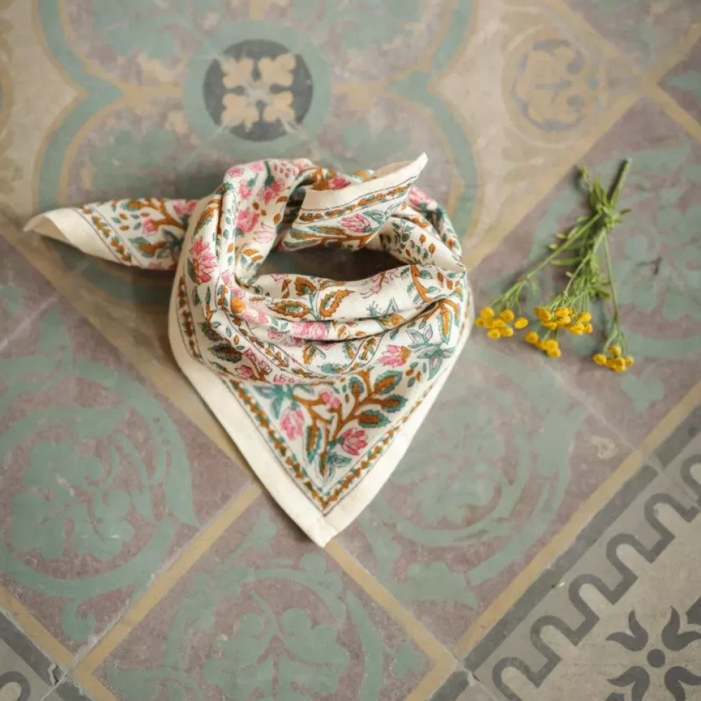 foulard-petit-format-rhapsody-confetti-3-836x1000