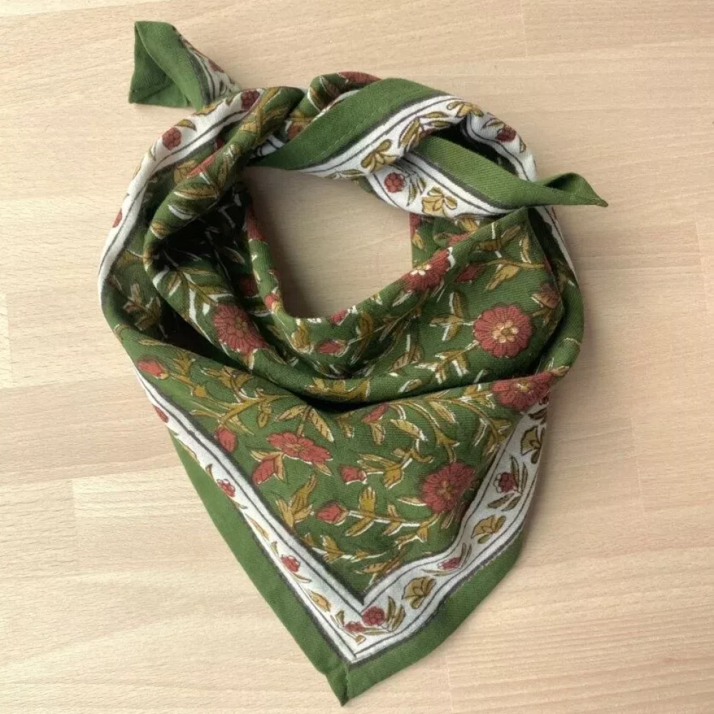 foulard-petit-format-scarlett-mousse-836x1000