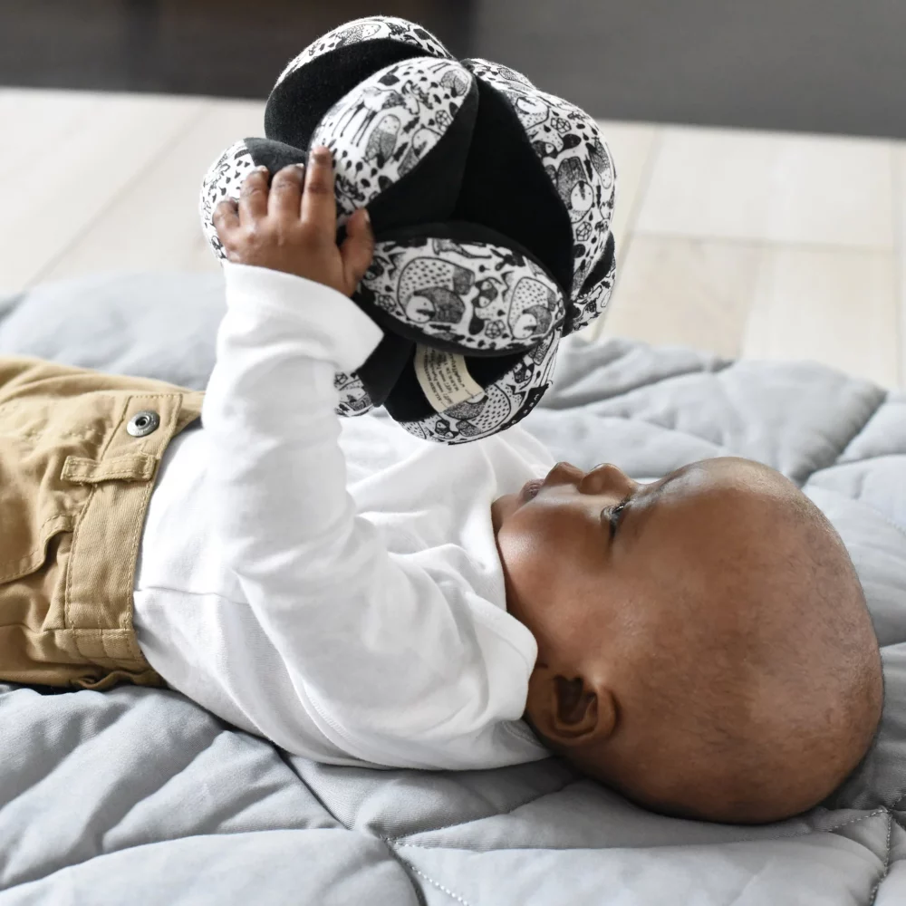 high-contrast-montessori-clutch-ball-classic-toys-for-baby