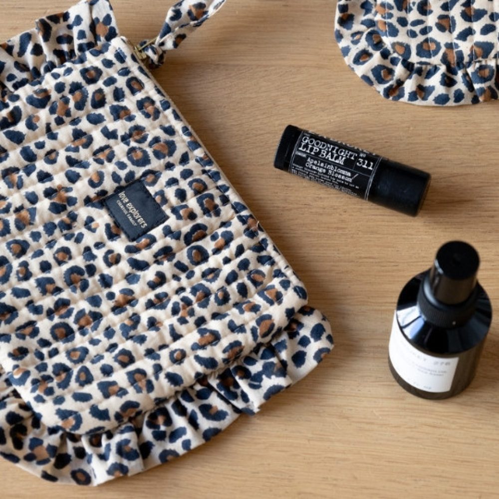 love-explorers-pochette-plate-m-leopard-beige