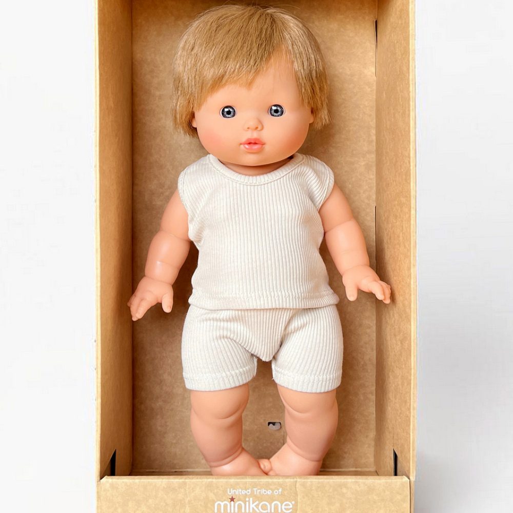 minikane-poupee-gordis-jambes-droites-marceau-dessous-lin-boite