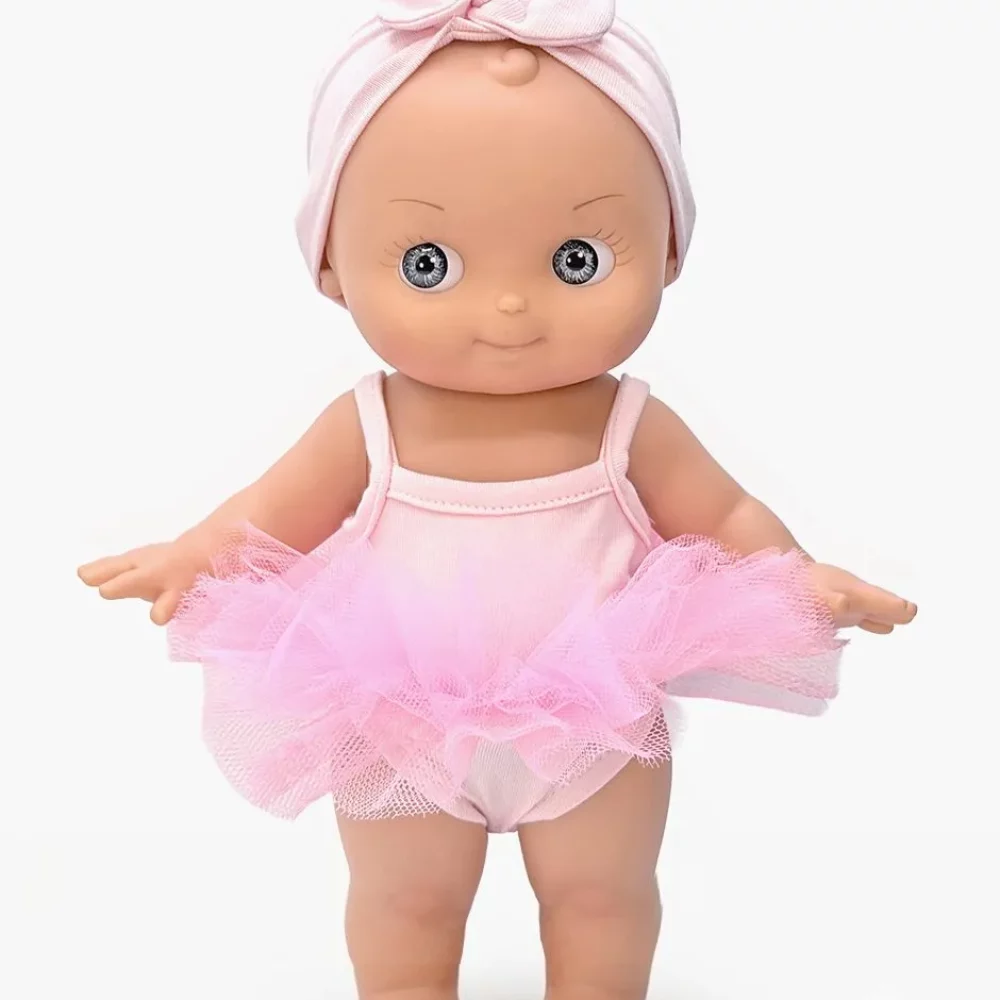 minikane-poupee-mini-pancha-alice-avec-tenue-danse-rose-pieds-nus